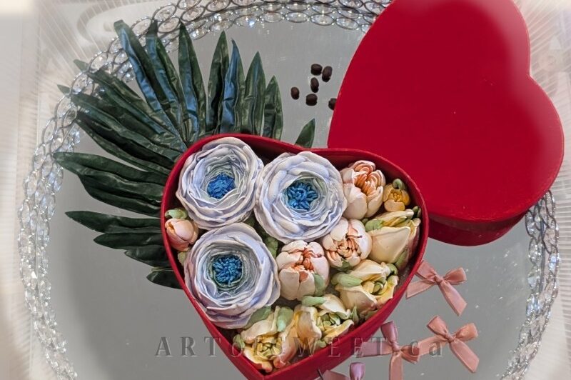 Medium Heart Shape Box Marshmallow Flowers